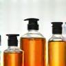 Frascos com ingredientes naturais