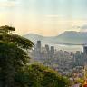 Vista do centro do Rio e ateliê ao fundo